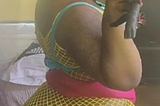 YOUR FAVORITE BOY TOY🌿🌺🌿🌹🌿 B I... - Image 1