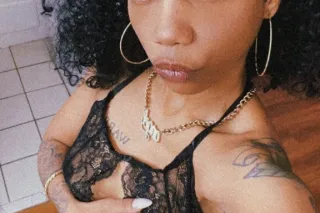 let me make your wildest dreams, a reality😈🤫 LAST NIGHT IN TOWN🥰💦 - Image 1